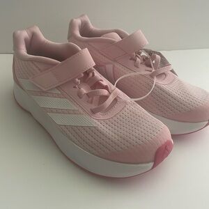 Girls addidas light motion Velcro shoes